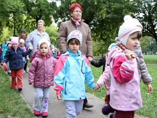 A Napsugár ovisok szüreti felvonulása - fotó: Sándor Judit
