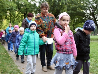 A Napsugár ovisok szüreti felvonulása - fotó: Sándor Judit