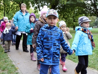 A Napsugár ovisok szüreti felvonulása - fotó: Sándor Judit