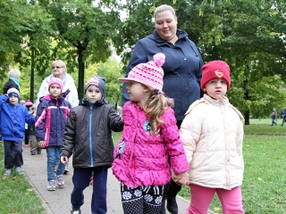 A Napsugár ovisok szüreti felvonulása - fotó: Sándor Judit