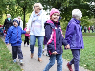 A Napsugár ovisok szüreti felvonulása - fotó: Sándor Judit