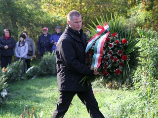 Az 1956-os forradalom hőseire emlékezve - fotó: Sándor Judit