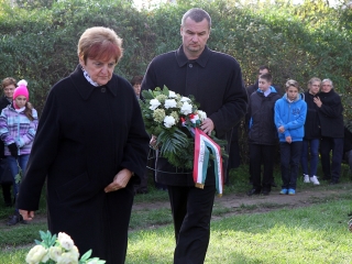 Az 1956-os forradalom hőseire emlékezve - fotó: Sándor Judit