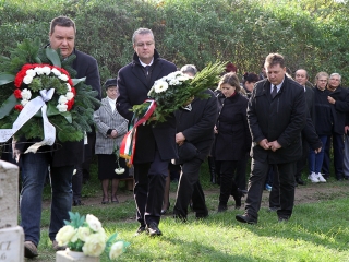Az 1956-os forradalom hőseire emlékezve - fotó: Sándor Judit
