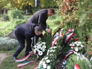 Az 1956-os forradalom hőseire emlékezve - fotó: Sándor Judit
