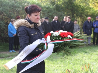 Az 1956-os forradalom hőseire emlékezve - fotó: Sándor Judit