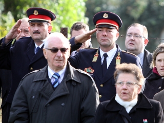 Az 1956-os forradalom hőseire emlékezve - fotó: Sándor Judit