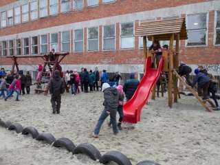 Játszótér a Petőfiben - fotó: Ónodi Zoltán