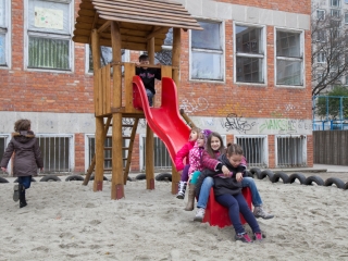 Játszótér a Petőfiben - fotó: Ónodi Zoltán