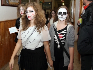 Jelmezes sulibuli a Petőfiben - fotó: Sándor Judit