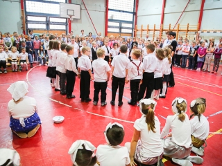 Elsősavató a Dózsa iskolában - fotó: Ónodi Zoltán