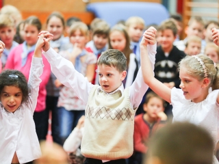 Elsősavató a Dózsa iskolában - fotó: Ónodi Zoltán