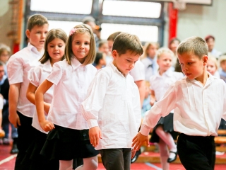 Elsősavató a Dózsa iskolában - fotó: Ónodi Zoltán