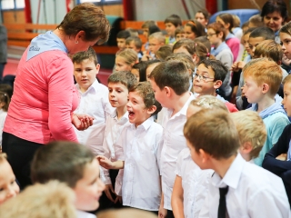 Elsősavató a Dózsa iskolában - fotó: Ónodi Zoltán