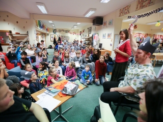 Adamik Zsolt- találkozó a gyerekkönyvtárban - fotó: Ónodi Zoltán