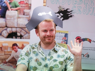 Adamik Zsolt- találkozó a gyerekkönyvtárban - fotó: Ónodi Zoltán