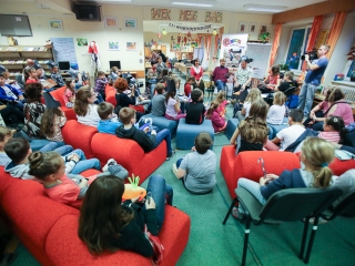 Adamik Zsolt- találkozó a gyerekkönyvtárban - fotó: Ónodi Zoltán