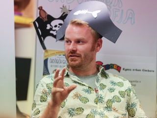 Adamik Zsolt- találkozó a gyerekkönyvtárban - fotó: Ónodi Zoltán