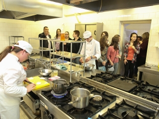 Kereskedelmi iskola - Diákcsalogató a Fészekben - fotó: Ónodi Zoltán