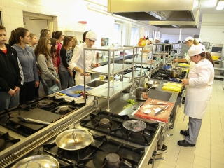 Kereskedelmi iskola - Diákcsalogató a Fészekben - fotó: Ónodi Zoltán