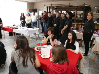 Kereskedelmi iskola - Diákcsalogató a Fészekben - fotó: Ónodi Zoltán