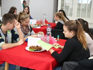 Kereskedelmi iskola - Diákcsalogató a Fészekben - fotó: Ónodi Zoltán