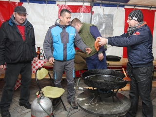 Kolbászfesztivál a Városháza téren - fotó: Sándor Judit