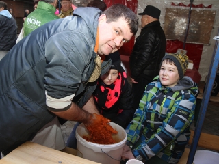 Kolbászfesztivál a Városháza téren - fotó: Sándor Judit