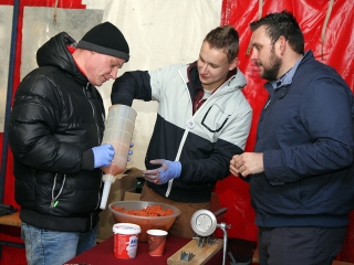 Kolbászfesztivál a Városháza téren - fotó: Sándor Judit