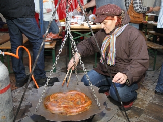 Kolbászfesztivál a Városháza téren - fotó: Sándor Judit