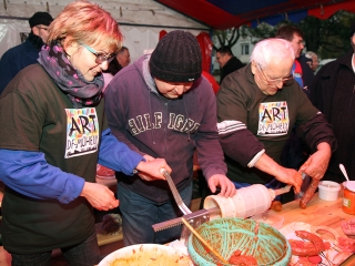 Kolbászfesztivál a Városháza téren - fotó: Sándor Judit