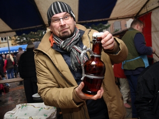 Kolbászfesztivál a Városháza téren - fotó: Sándor Judit