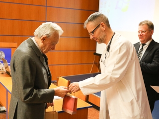 Arany, gyémánt és vas dilpomás orvosok köszöntése a kórházban - fotó: Ónodi Zoltán