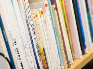 Kézműves foglalkozás a könyvtárban - fotó: Ónodi Zoltán