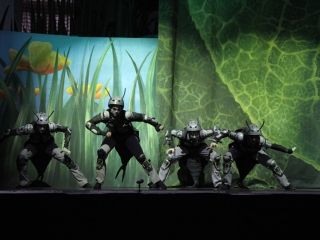 Bogármese a gyerekeknek a sportcsarnokban - fotó: Ónodi Zoltán