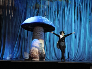 Bogármese a gyerekeknek a sportcsarnokban - fotó: Ónodi Zoltán