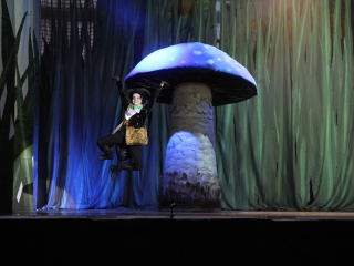 Bogármese a gyerekeknek a sportcsarnokban - fotó: Ónodi Zoltán