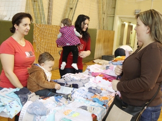 Jótékony Angyalok a sportcsarnokban - fotó: Sándor Judit