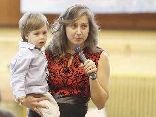 Jótékony Angyalok a sportcsarnokban - fotó: Sándor Judit