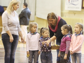 Jótékony Angyalok a sportcsarnokban - fotó: Sándor Judit