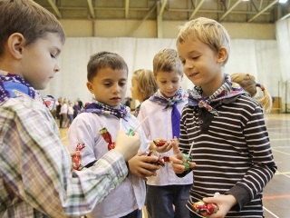 Jótékony Angyalok a sportcsarnokban - fotó: Sándor Judit