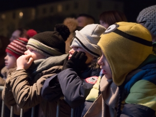 Adventi forgatag a főtéren - fotó: Ónodi Zoltán