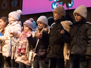 Adventi forgatag a főtéren - fotó: Ónodi Zoltán