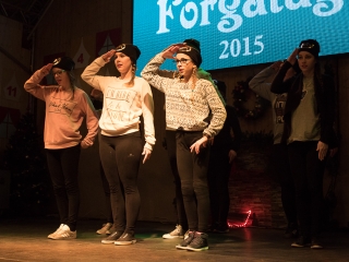 Adventi forgatag a főtéren - fotó: Ónodi Zoltán