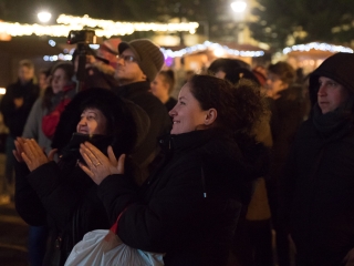 Adventi forgatag a főtéren - fotó: Ónodi Zoltán