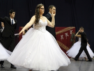 A Kereskedelmi iskola szalagtűzési ceremóniája - fotó: Sándor Judit