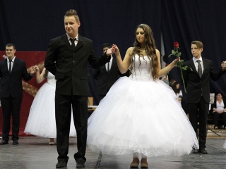 A Kereskedelmi iskola szalagtűzési ceremóniája - fotó: Sándor Judit