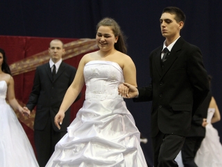 A Kereskedelmi iskola szalagtűzési ceremóniája - fotó: Sándor Judit