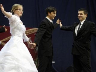 A Kereskedelmi iskola szalagtűzési ceremóniája - fotó: Sándor Judit