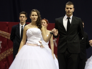 A Kereskedelmi iskola szalagtűzési ceremóniája - fotó: Sándor Judit